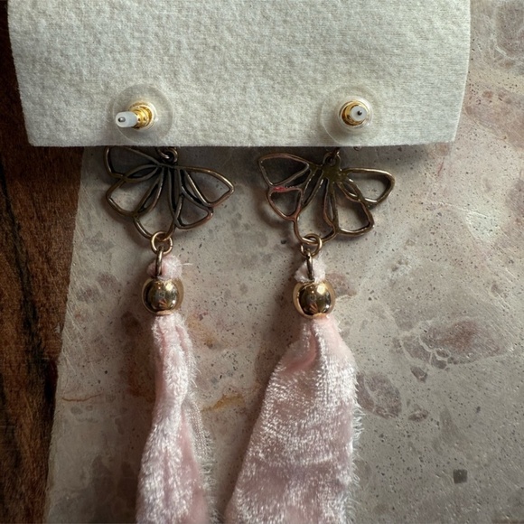 Free People Lulu Blush Pink Dainty Fairy Ribbon Dangle Earrings - Picture 3 of 5